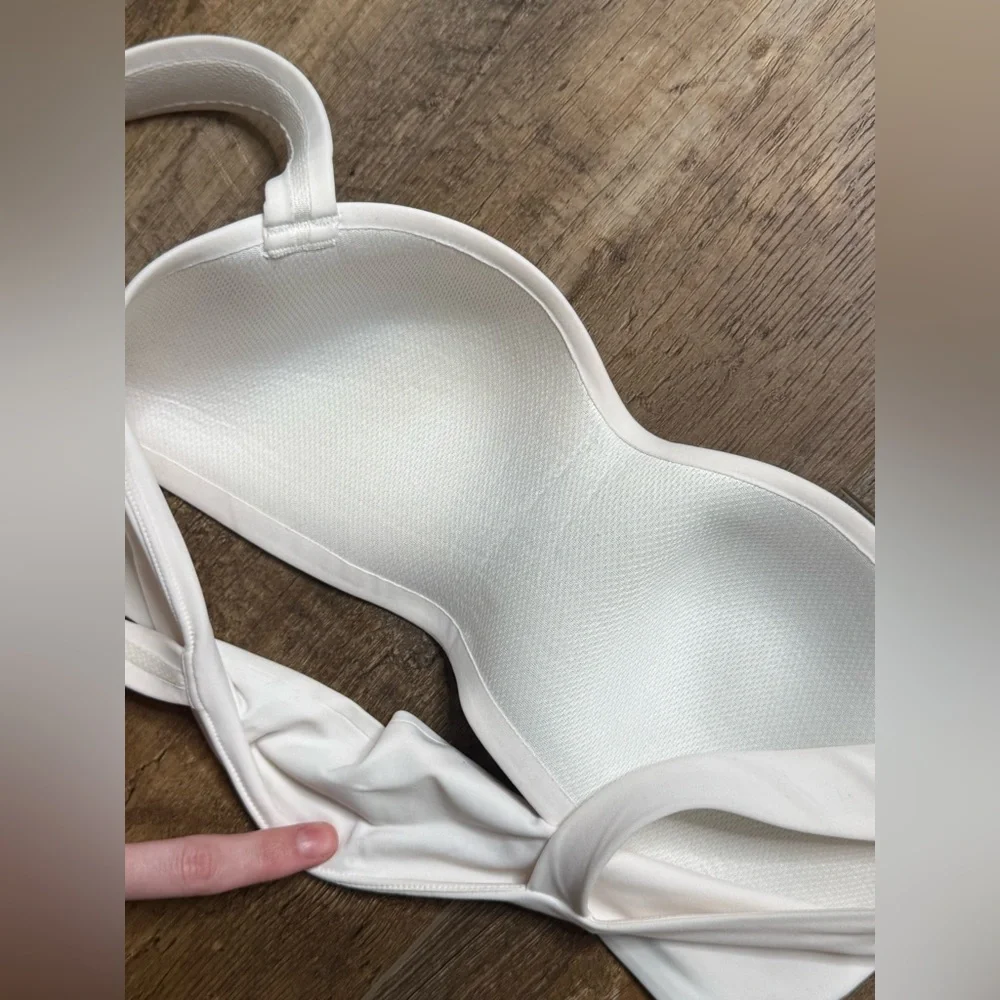 Lululemon Soft Foam Cup Like a Cloud Sweetheart Bra Light Support A/B Cup Size 6